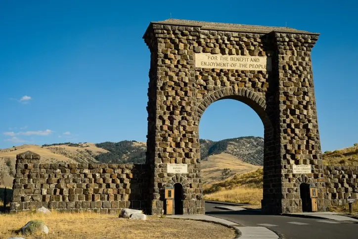 The History of the Roosevelt Arch at Yellowstone National Park