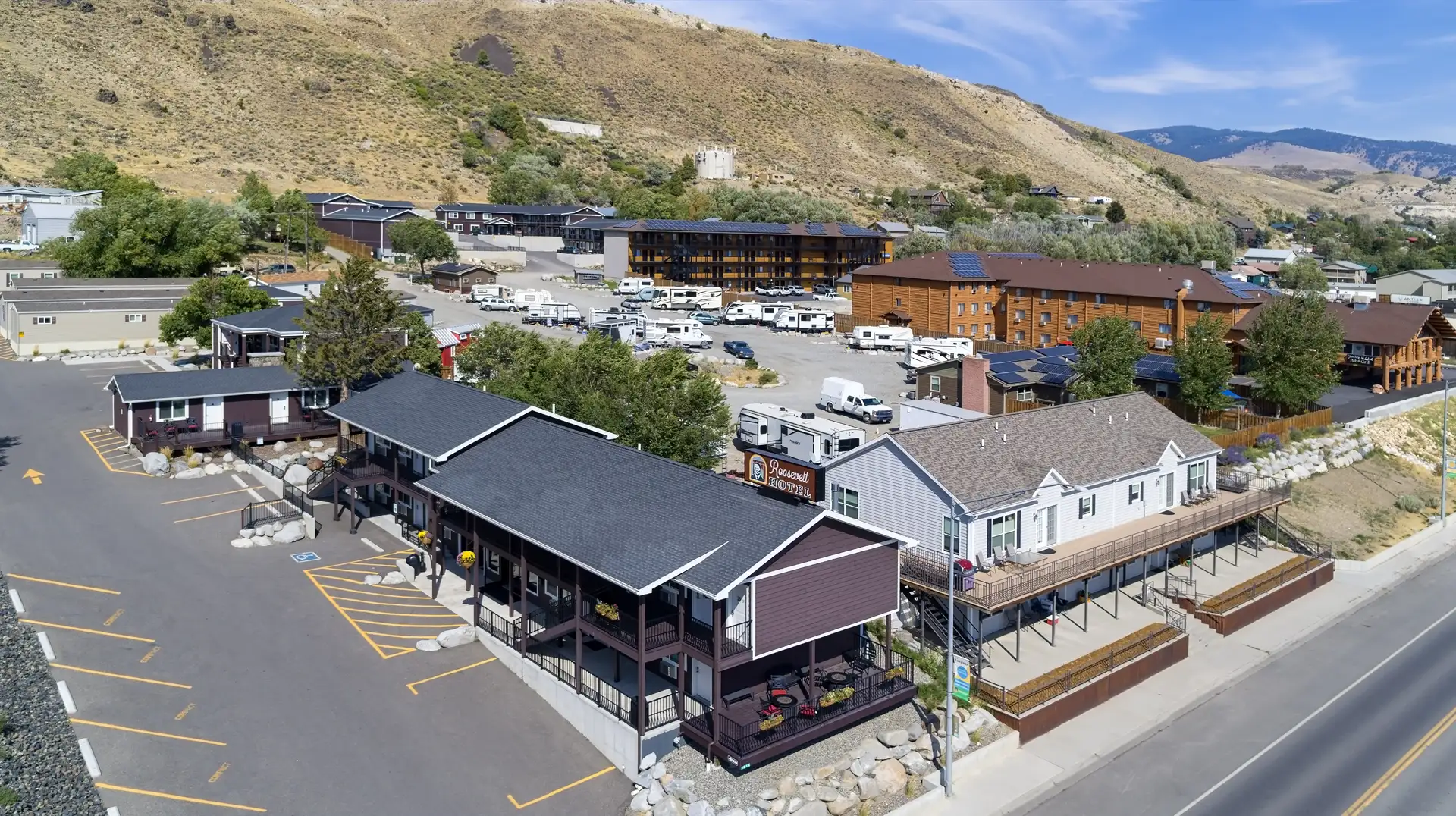 Buildings surrounding Roosevelt Hotel